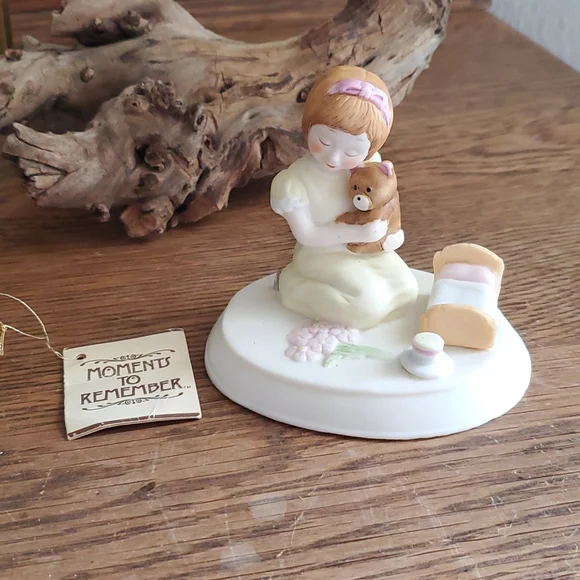 Vintage 1981 "Moments to Remember" Nite-Nite by Wallace Berrie & Co. Inc #3308 - Picture 1 of 7